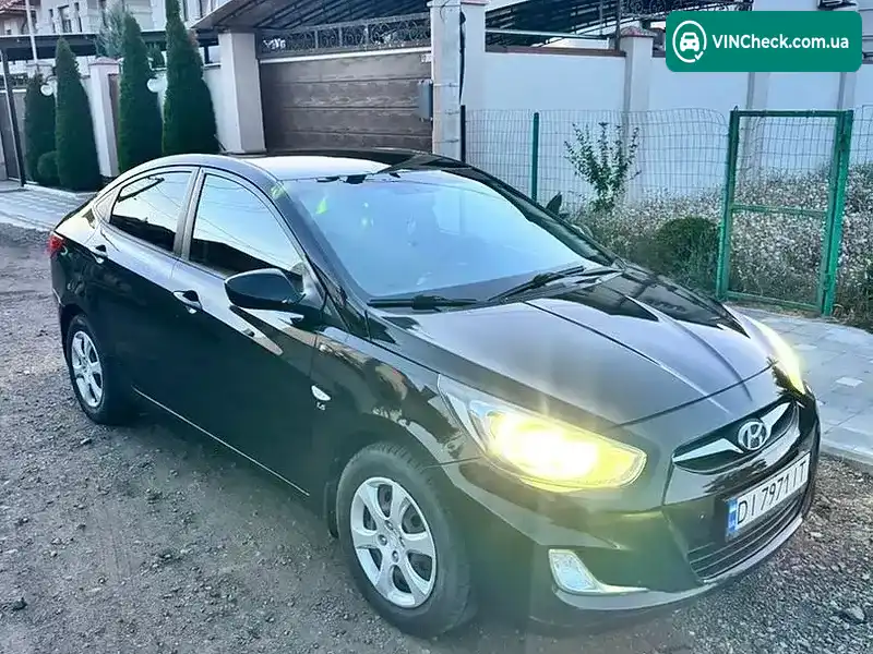 Hyundai Accent 2013, фото з оголошення 2 з 12, VIN Z94CU41DBCR182120