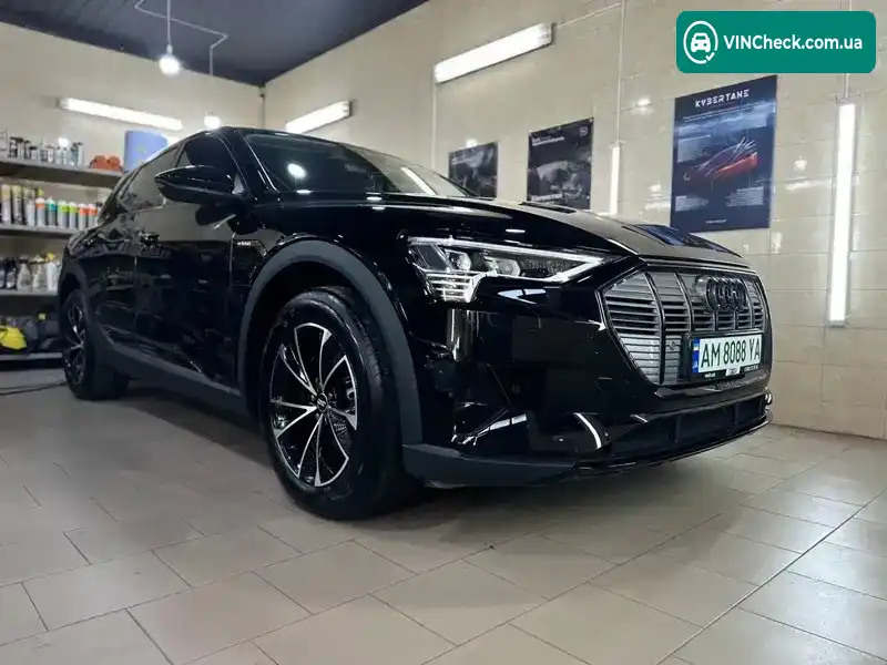 Audi e-tron 2020, фото з оголошення 2 з 20, VIN WAUZZZGE4MB008113