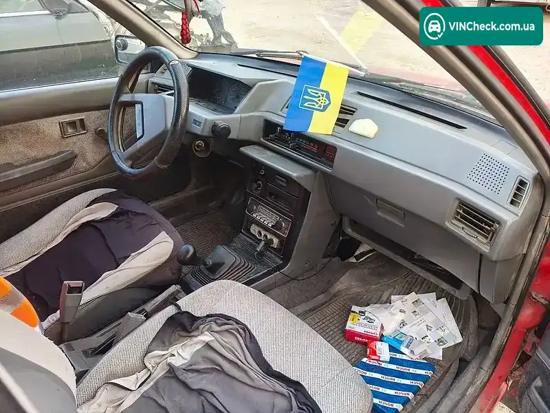 Mitsubishi Lancer 1986, фото з оголошення 2 з 9, VIN JMBLNC12VHU481213