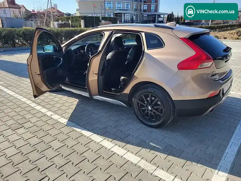 Volvo V40 2013, фото з оголошення 2 з 20, VIN YV1MZ8451D2003560