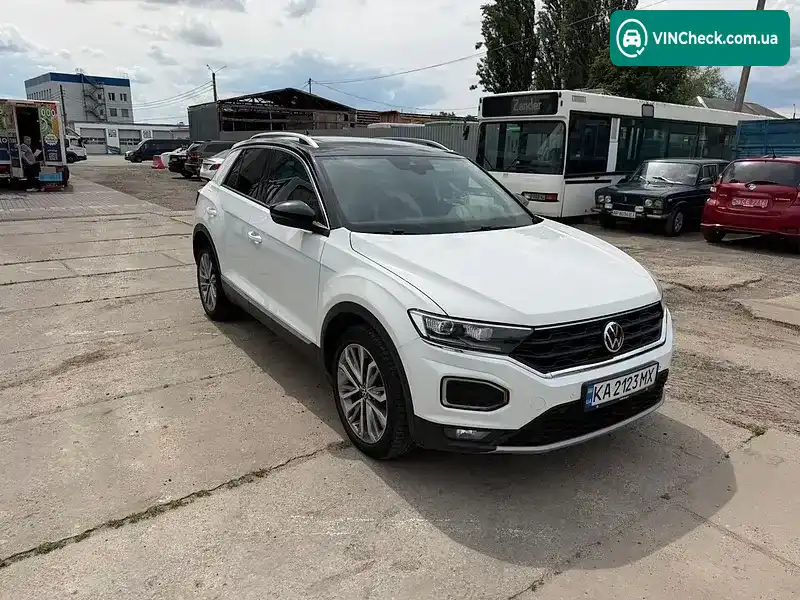 Volkswagen T-Roc 2021, фото з оголошення 1 з 13, VIN WVGZZZA1ZNV047607