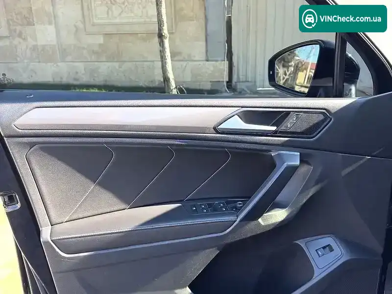 Volkswagen Tiguan 2022, фото з оголошення 2 з 13, VIN 3VV3B7AX6NM102016