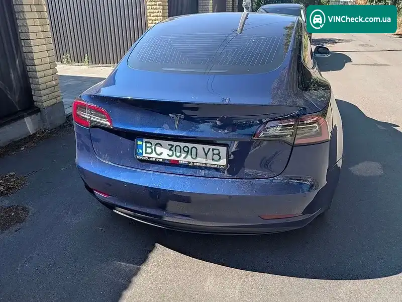 Tesla Model 3 2018, фото з оголошення 2 з 9, VIN 5YJ3E1EA3JF034569