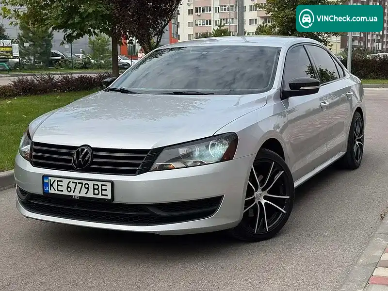 Volkswagen Passat 2014, фото з оголошення 1 з 20, VIN 1VWBT7A3XFC011108