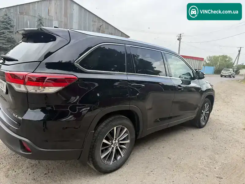 Toyota Highlander 2018, фото з оголошення 2 з 20, VIN 5TDJZRFH7JS832512
