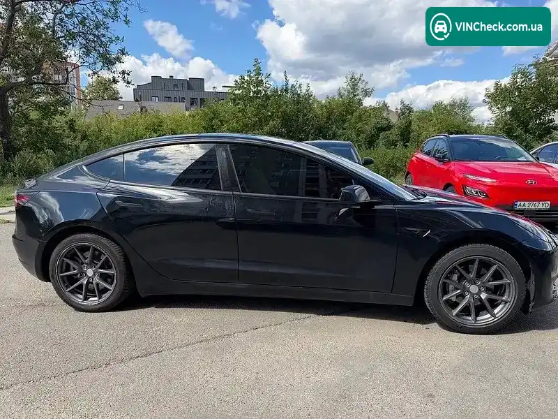 Tesla Model 3 2023, фото з оголошення 2 з 6, VIN 5YJ3E1EA6PF692654