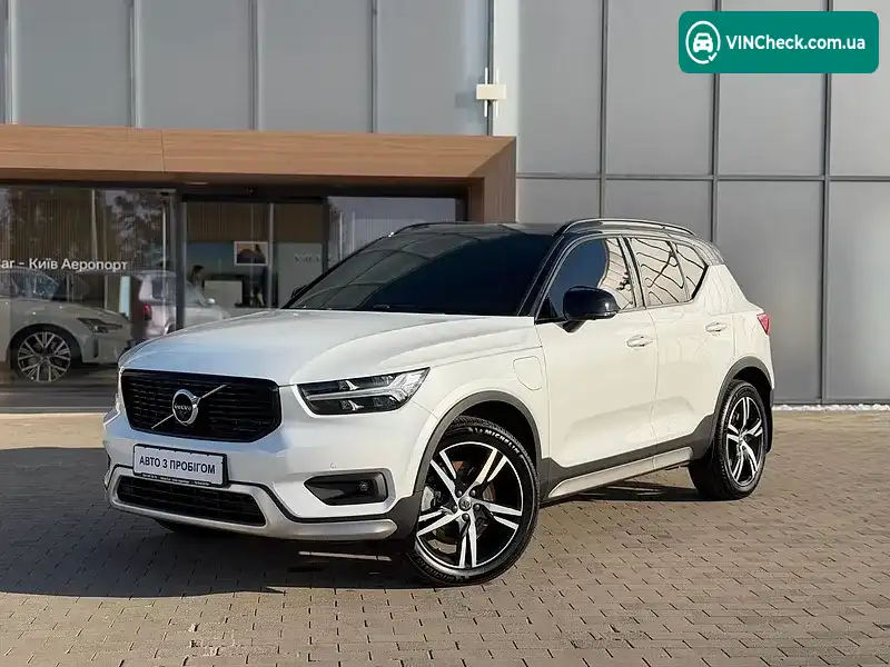 Volvo XC40 2020, фото з оголошення 1 з 20, VIN YV1XZBBVFM2414739