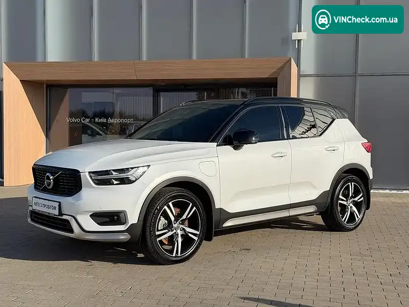 Volvo XC40 2020, фото з оголошення 2 з 20, VIN YV1XZBBVFM2414739