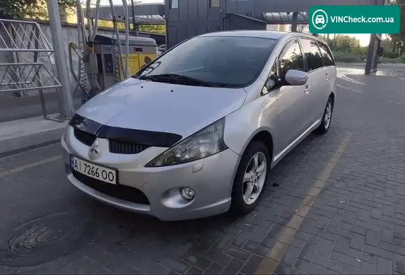 Mitsubishi Grandis 2006, фото з оголошення 2 з 13, VIN JMBLRNA4W6Z003159