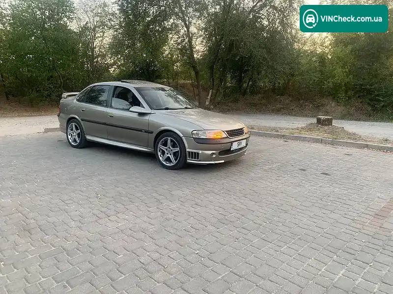 Opel Vectra 1996, фото з оголошення 2 з 10, VIN W0L000036T5040904