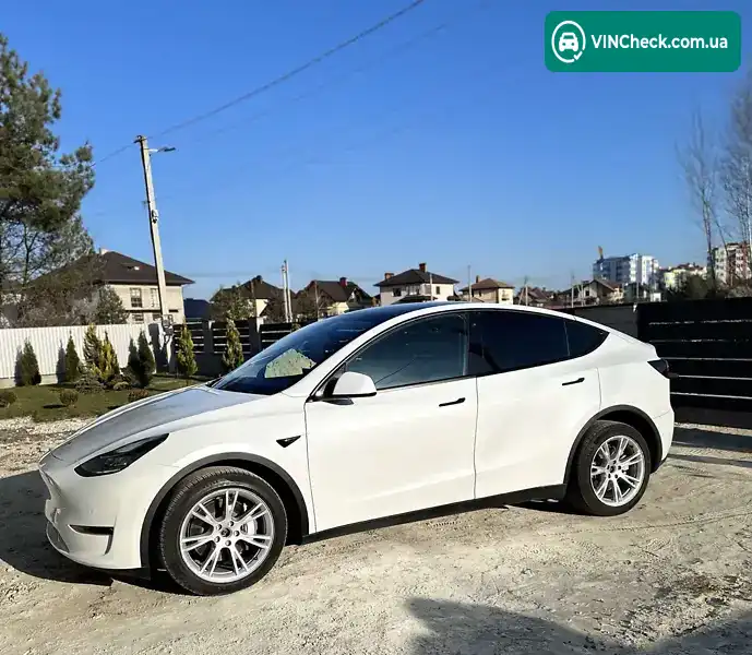 Tesla Model Y 2022, фото з оголошення 2 з 18, VIN 7SAYGDEE0NA015701