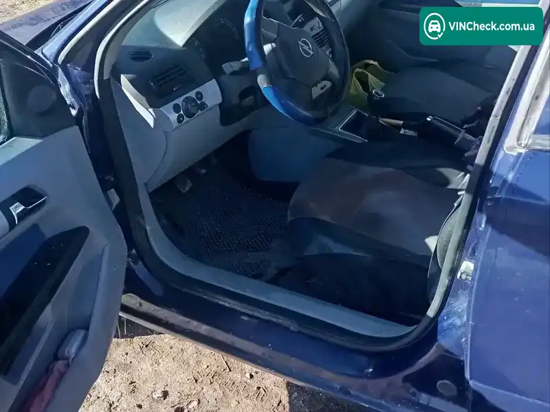 Opel Astra 2004, фото з оголошення 2 з 11, VIN W0L0AHL4855023833