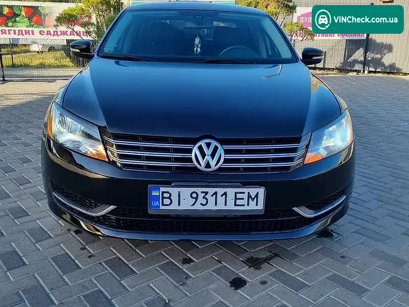 Volkswagen Passat 2012, фото з оголошення 2 з 20, VIN 1VWBP7A34DC051993