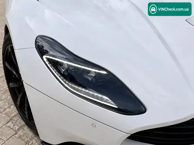 Aston Martin Db11 2018, фото з оголошення 2 з 21, VIN SCFRMFAW2JGL04880