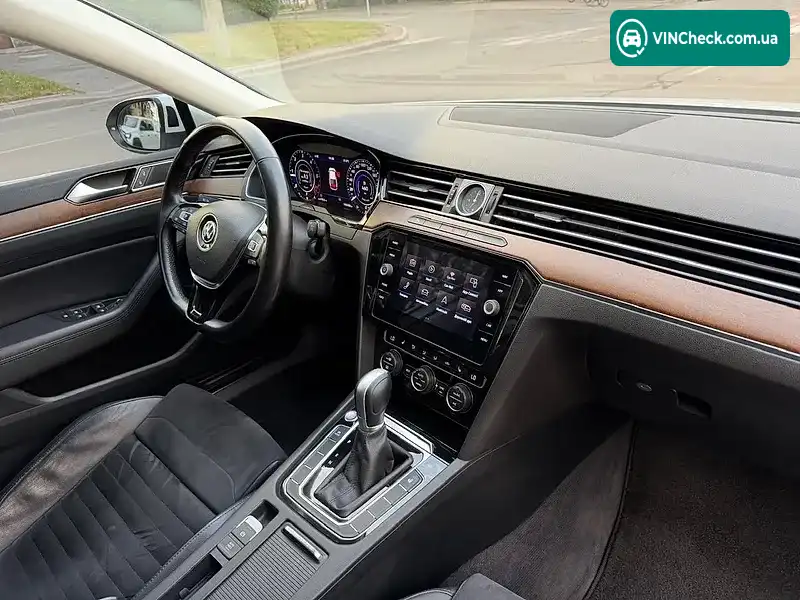 Volkswagen Passat 2018, фото з оголошення 2 з 20, VIN WVWZZZ3CZJE172415