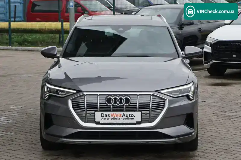 Audi e-tron 2020, фото з оголошення 2 з 21, VIN WAUZZZGE9LB020675