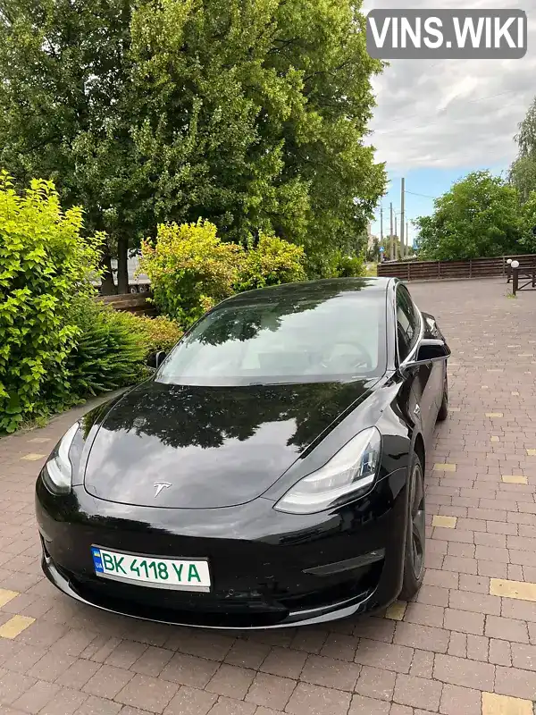 Tesla Model 3 2019, фото з оголошення 2 з 18, VIN 5YJ3E1EB5KF421294