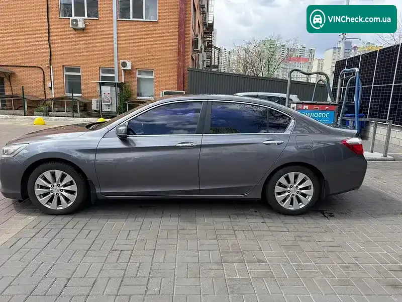 Honda Accord 2013, фото з оголошення 2 з 20, VIN 1HGCR2680DA702570