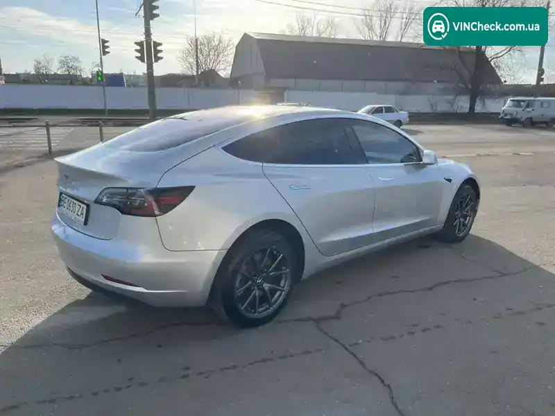 Tesla Model 3 2018, фото з оголошення 1 з 13, VIN 5YJ3E1EA9JF058648