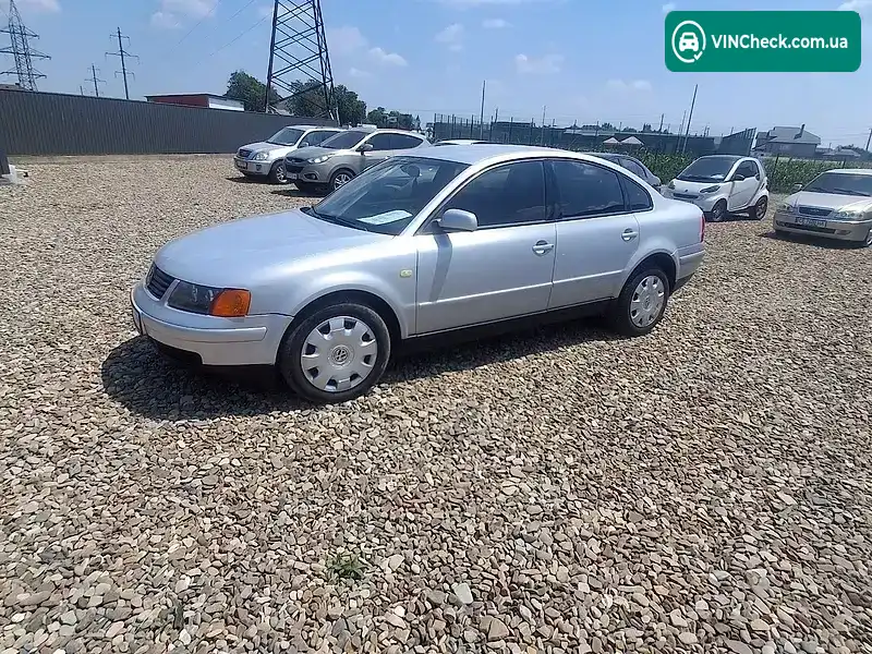 Volkswagen Passat 1999, фото з оголошення 1 з 10, VIN WVWZZZ3BZXE321970