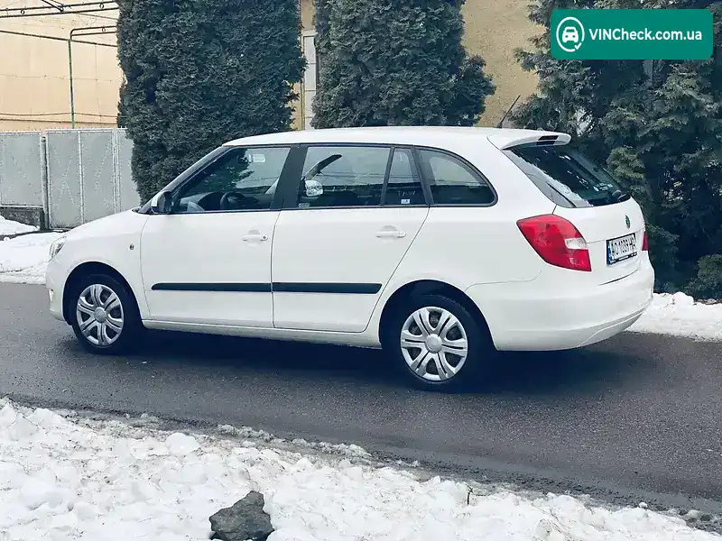 Skoda Fabia 2011, фото з оголошення 2 з 20, VIN TMBJS25J2C3046122