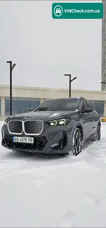 BMW iX1 2023, фото з оголошення 2 з 11, VIN LBV51FX08RM754522