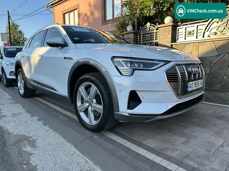 Audi e-tron 2019, фото з оголошення 2 з 21, VIN WAUZZZGE7LB012199