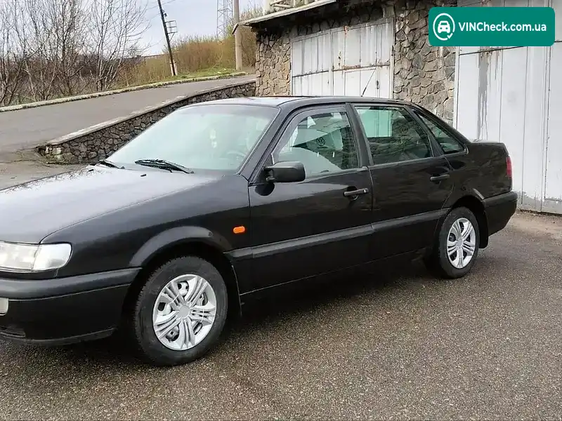 Volkswagen Passat 1996, фото з оголошення 2 з 13, VIN WVWZZZ3AZTE157953