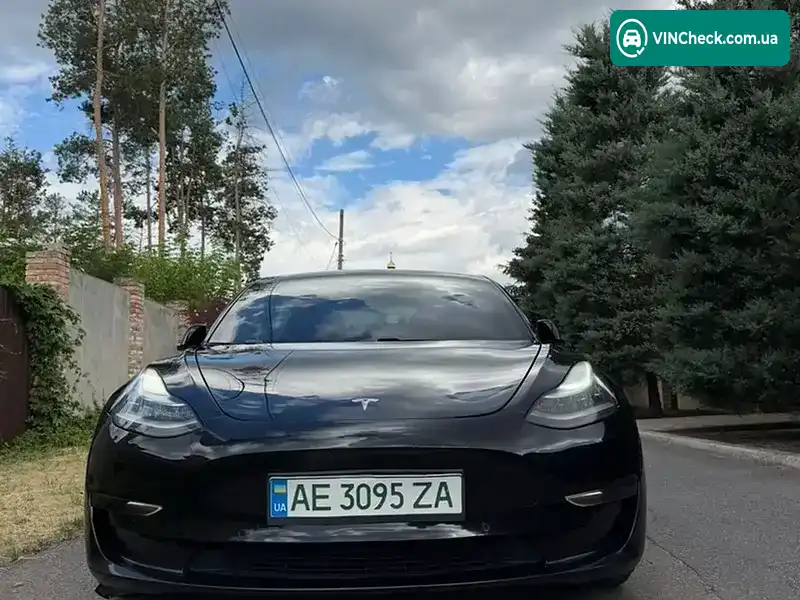 Tesla Model 3 2018, фото з оголошення 2 з 12, VIN 5YJ3E1EB5JF067243