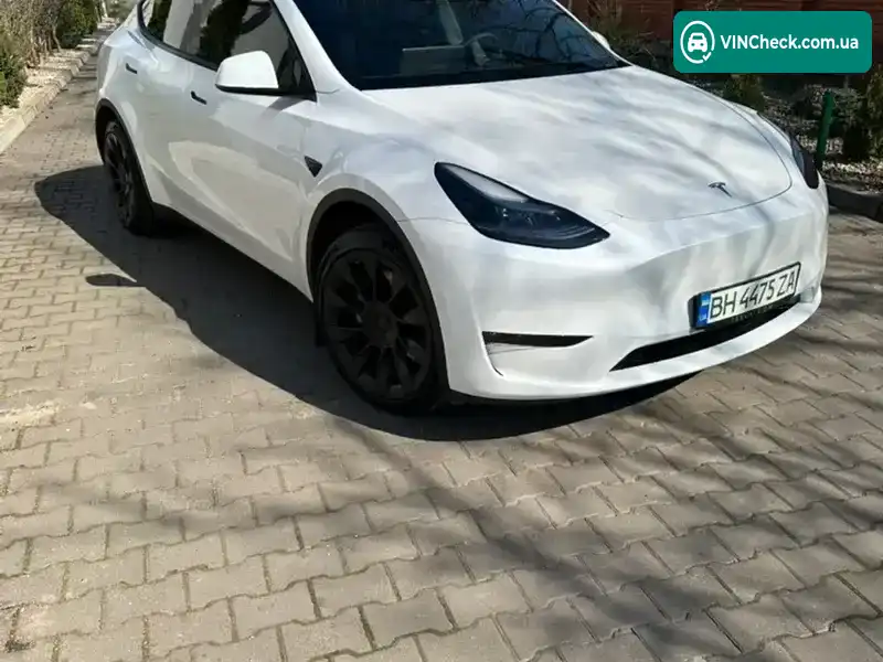 Tesla Model Y 2023, фото з оголошення 2 з 12, VIN LRWYGCEK0PC702643