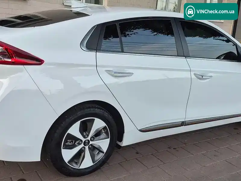 Hyundai Ioniq 2017, фото з оголошення 2 з 20, VIN KMHC851HFHU017736