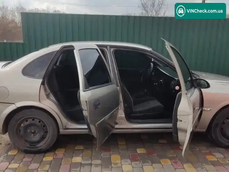Opel Vectra 1998, фото з оголошення 2 з 17, VIN W0L0JBF19W1120543