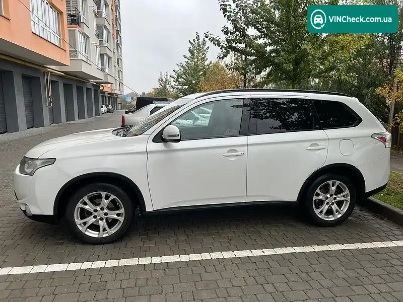 Mitsubishi Outlander 2014, фото з оголошення 2 з 20, VIN JA4AD3A34FZ000570