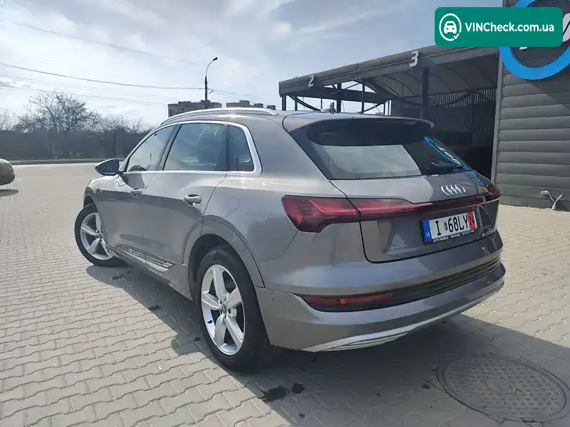 Audi e-tron 2019, фото з оголошення 2 з 20, VIN WAUZZZGE9LB016190