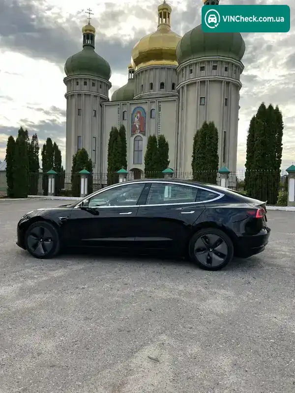 Tesla Model 3 2019, фото з оголошення 2 з 5, VIN 5YJ3E7EB8KF338963