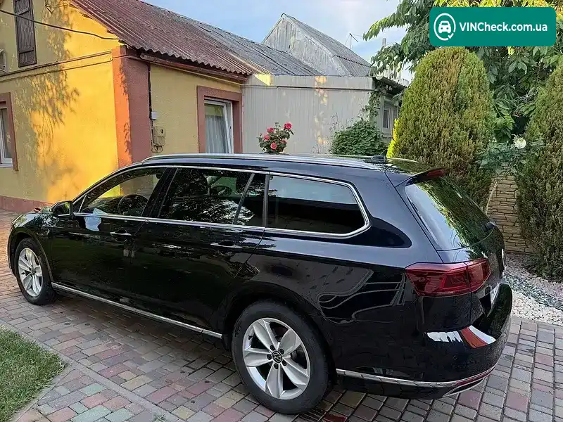 Volkswagen Passat 2021, фото з оголошення 2 з 13, VIN WVWZZZ3CZNE006204
