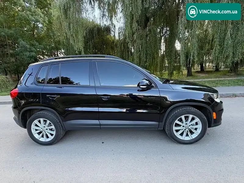 Volkswagen Tiguan 2017, фото з оголошення 2 з 8, VIN WVGBV7AX7HK049500