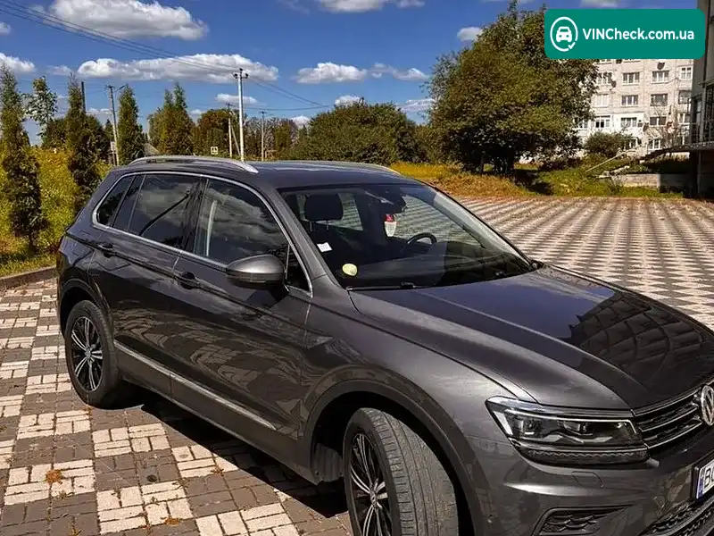 Volkswagen Tiguan 2016, фото з оголошення 1 з 14, VIN WVGZZZ5NZHW867423