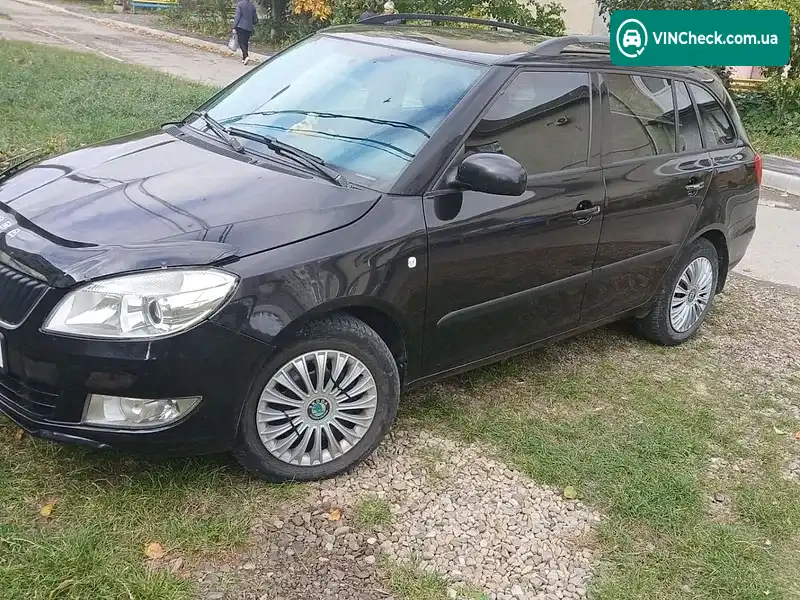 Skoda Fabia 2011, фото з оголошення 2 з 17, VIN TMBJK25J6B3122018