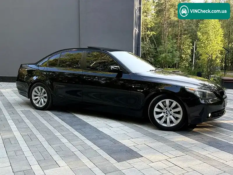 BMW 5 Series 2004, фото з оголошення 2 з 20, VIN WBANC91000B759135