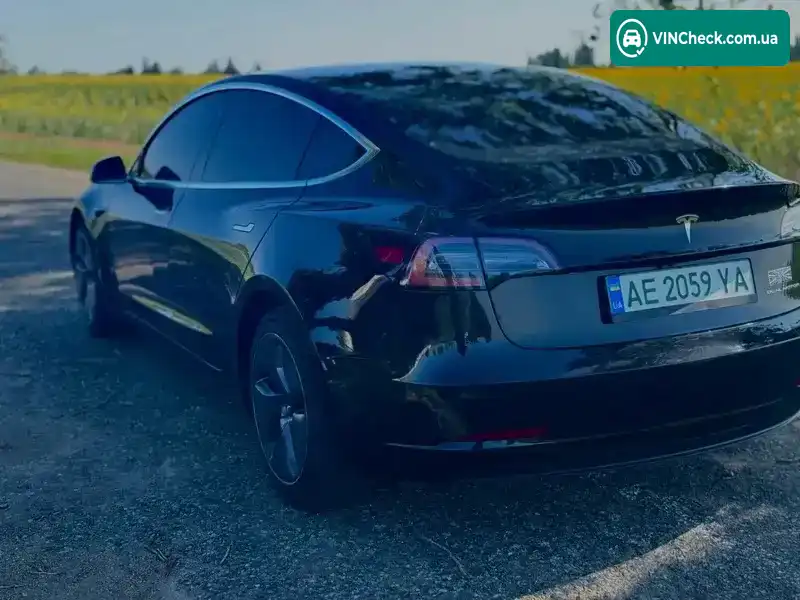 Tesla Model 3 2019, фото з оголошення 2 з 21, VIN 5YJ3E1EB5KF497081