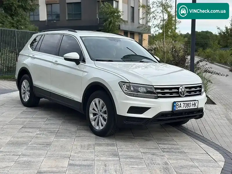 Volkswagen Tiguan 2018, фото з оголошення 1 з 20, VIN 3VV3B7AX0JM138200