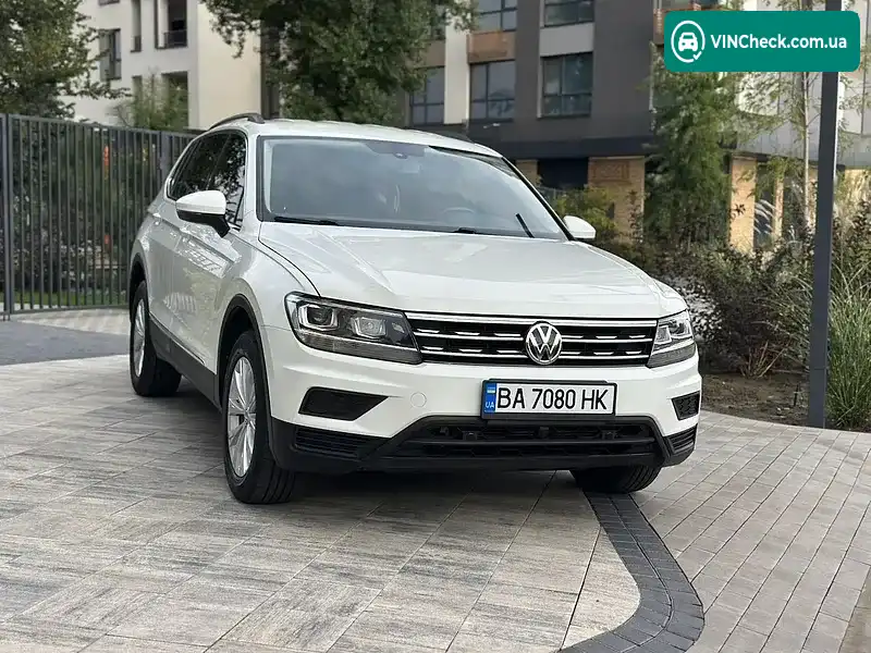 Volkswagen Tiguan 2018, фото з оголошення 2 з 20, VIN 3VV3B7AX0JM138200