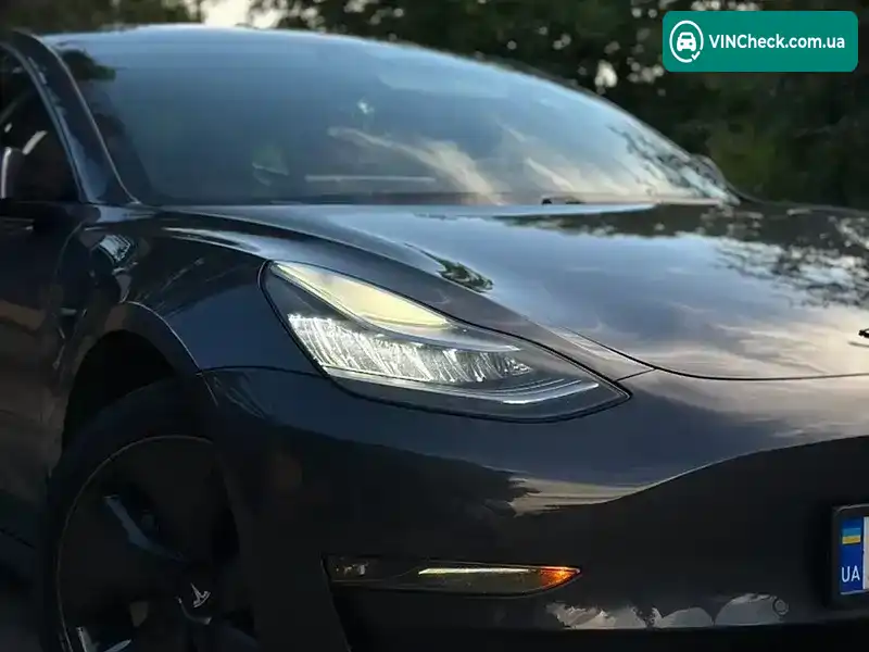 Tesla Model 3 2018, фото з оголошення 2 з 20, VIN 5YJ3E1EB5JF130308