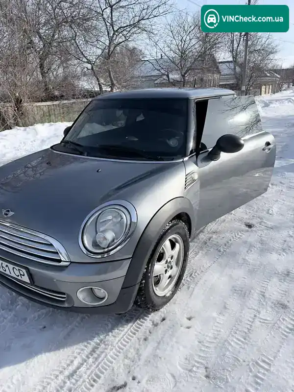 MINI Hatch 2010, фото з оголошення 2 з 8, VIN WMWSR31000T005709