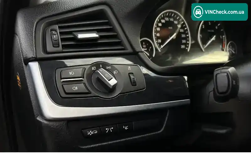 BMW 5 Series 2012, фото з оголошення 2 з 17, VIN WBAXB91010DX42893
