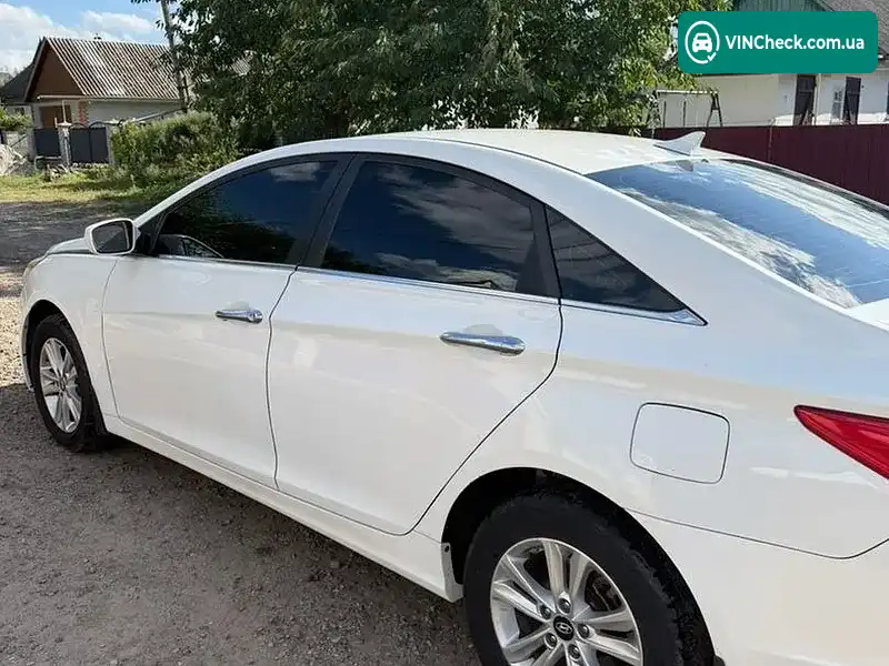 Hyundai Sonata 2011, фото з оголошення 2 з 10, VIN 5NPEB4AC8BH253895