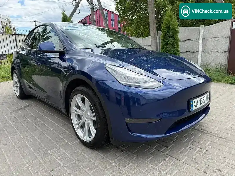Tesla Model Y 2023, фото з оголошення 1 з 18, VIN 7SAYGDEE8PA066625