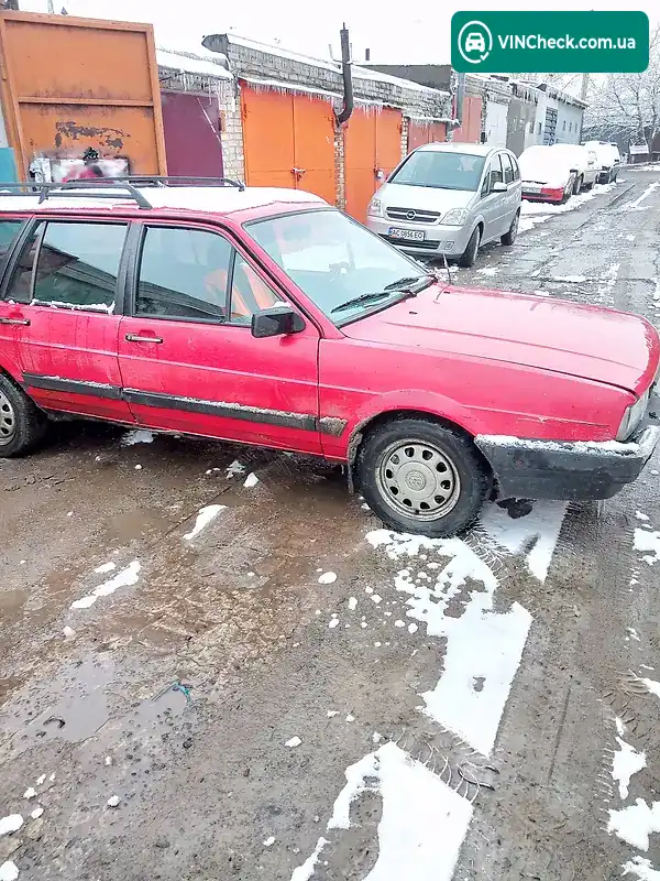 Volkswagen Passat 1988, фото з оголошення 1 з 4, VIN VWVZZZ33ZJE027473