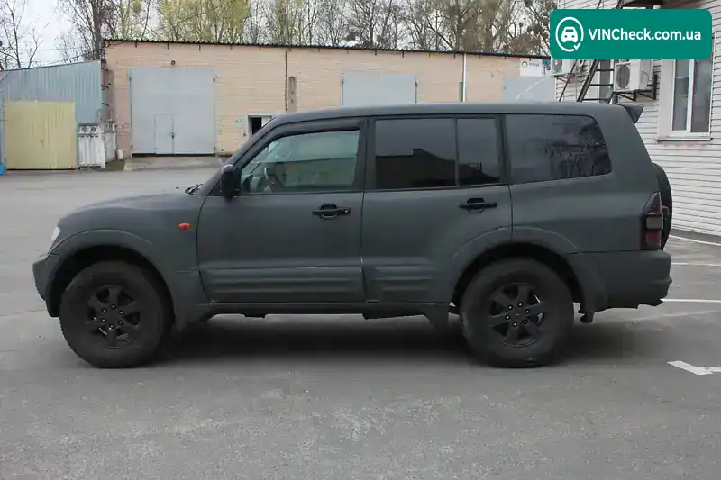 Mitsubishi Pajero 2001, фото з оголошення 2 з 8, VIN JMBLYV75W1J002069